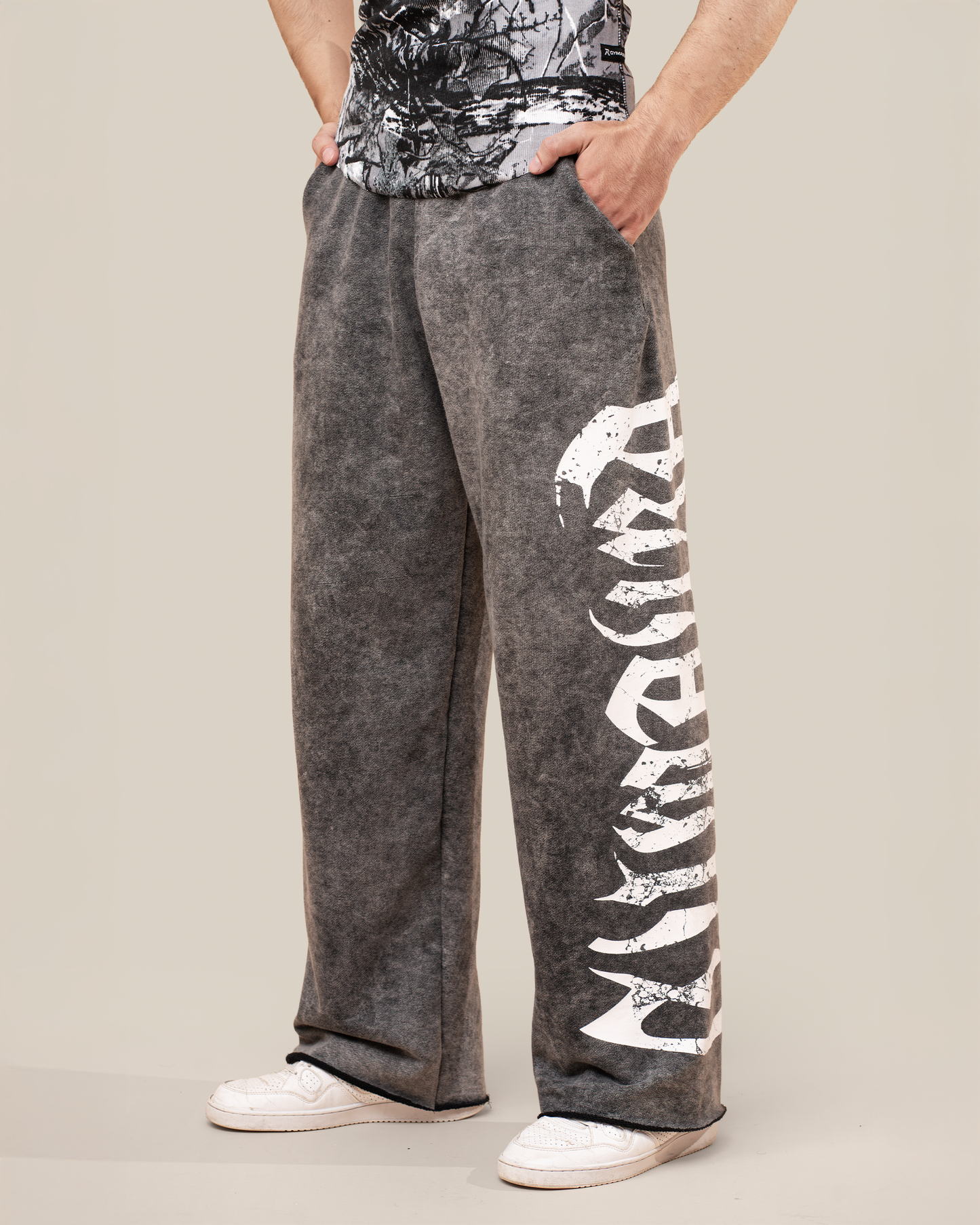 AURA BAGGY TROUSERS
